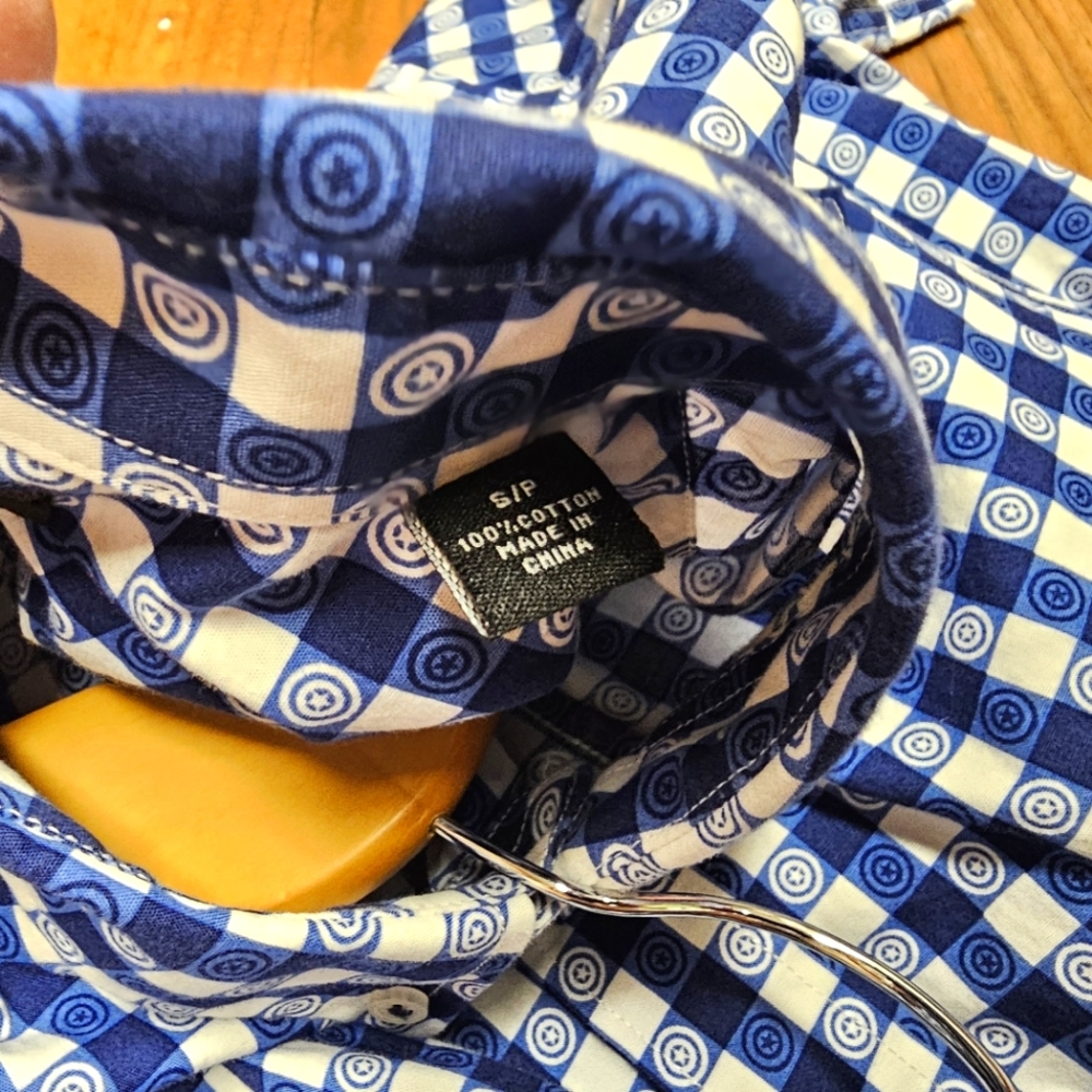 Marvel Captain America Shield Pattern Button Down - image 6